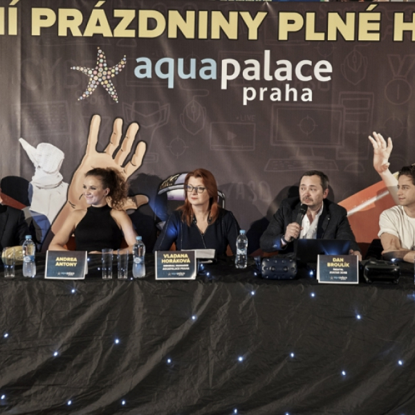 Aquapalace Praha spojuje vodní zábavu s  virtuální a hyper realitou