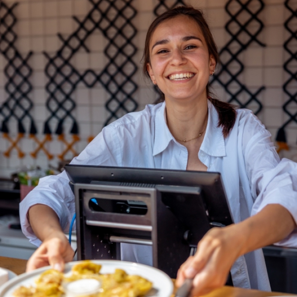 Manifesto právě podpořilo otevření ukrajinské restaurace Barva mladé začínající podnikatelky Anny Temnenko  - 3