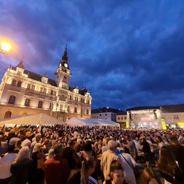 Cibulové slavnosti v lázeňském městečku Laa an der Thaya: Tradiční oslava cibule plná zábavy!