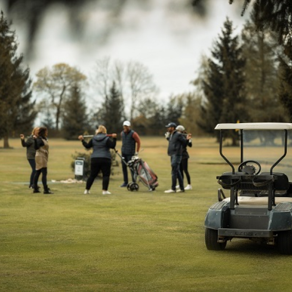 Nejstarší golfové hřiště u nás Royal Golf Club Mariánské Lázně zahájí sezónu již na Velký pátek a s novým generálním partnerem - 8