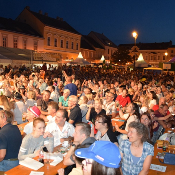 Cibulové slavnosti v Laa an der Thaya:  - 7