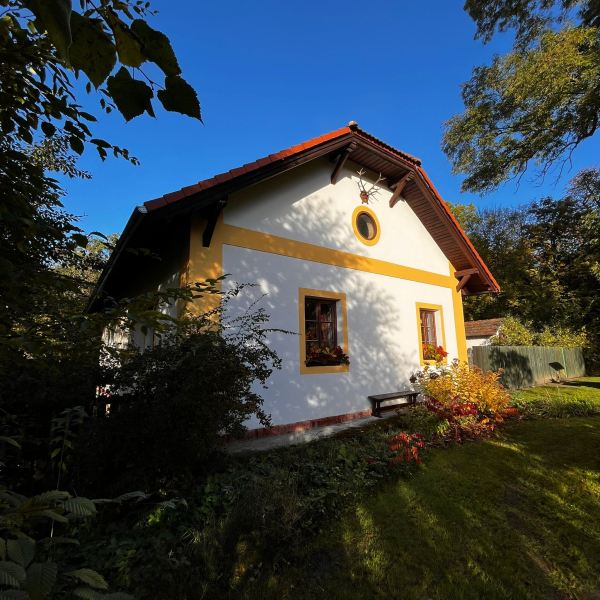 Když chcete být spolu a přitom mít klid. Černická hájenka a Hájenka Marunka v Resortu Bechyně