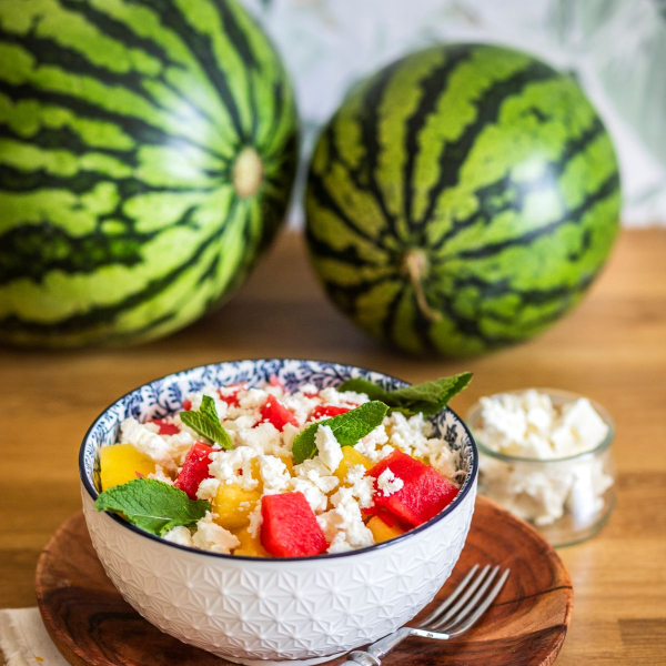 Salat s balkanskym syrem a melounem 2